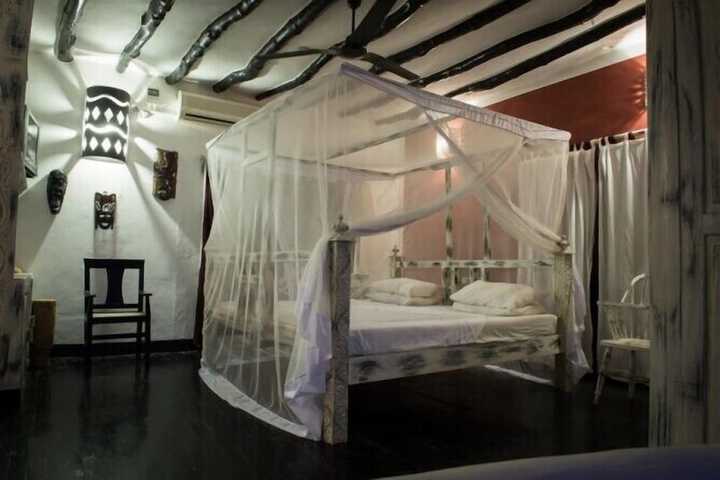 Room 13 of 63