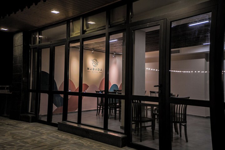 Dining 10 of 18