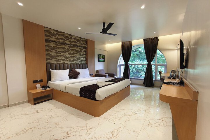 Room 14 of 90