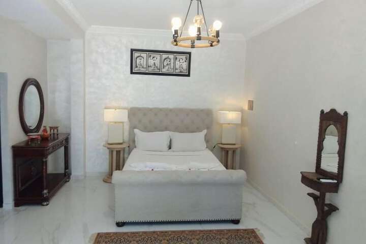 Room 7 of 26