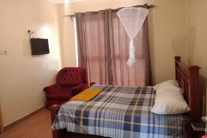 Room 5 of 13