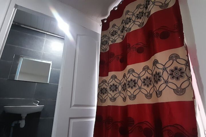 Room 16 of 18