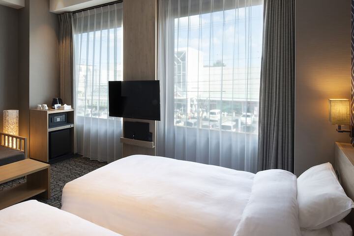 Room 10 of 34