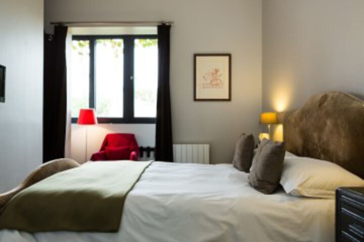 Room 10 of 35