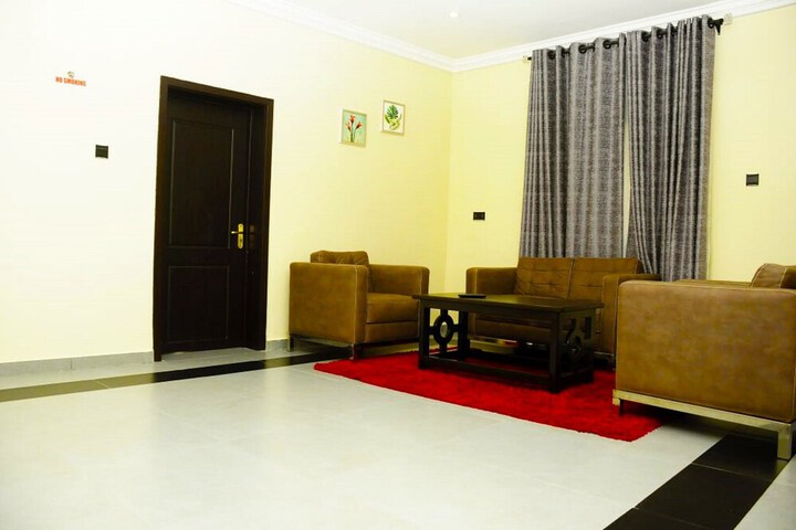 Room 17 of 93