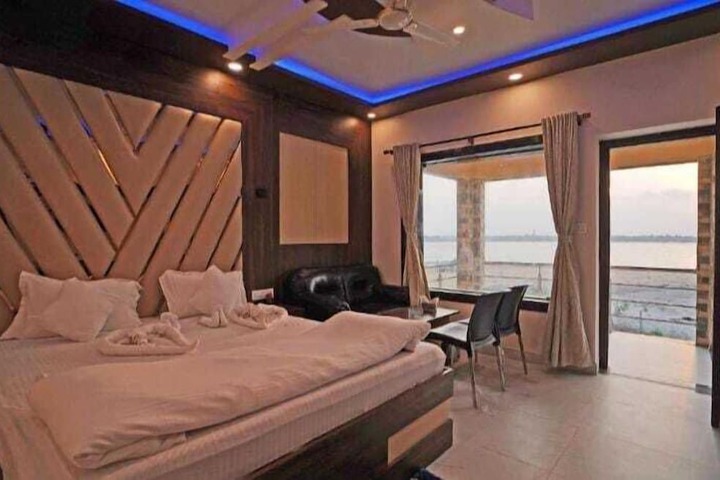 Room 13 of 22