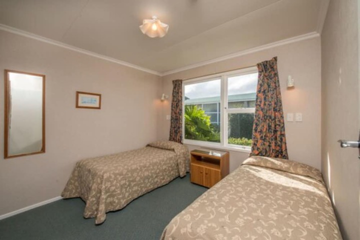 Room 6 of 35