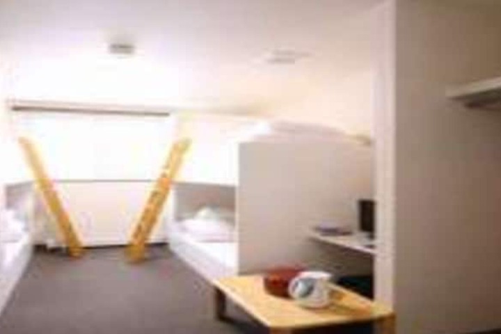 Room 11 of 34