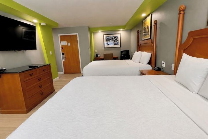 Room 14 of 18