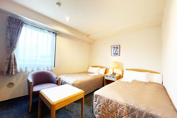 Room 8 of 22