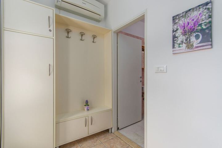 Room 54 of 127