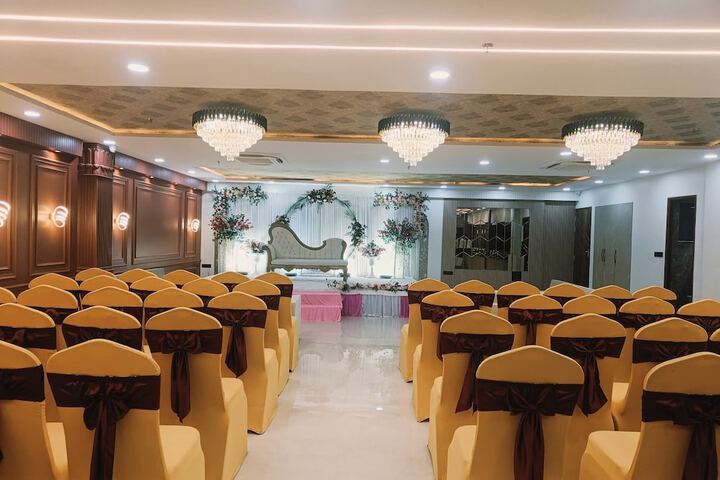 Ballroom/Hall 41 of 70