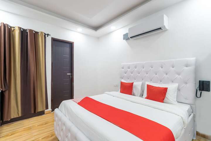 Room 16 of 19