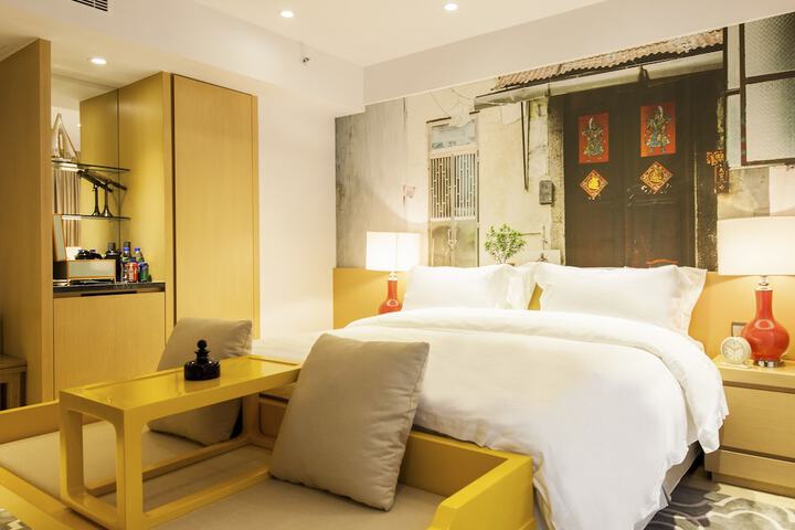 Room 4 of 37