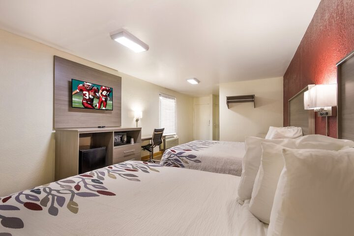 Room 6 of 34