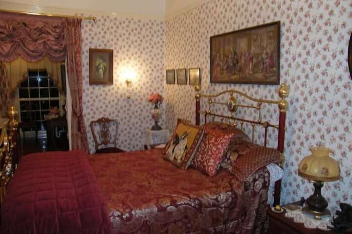 Room 5 of 13
