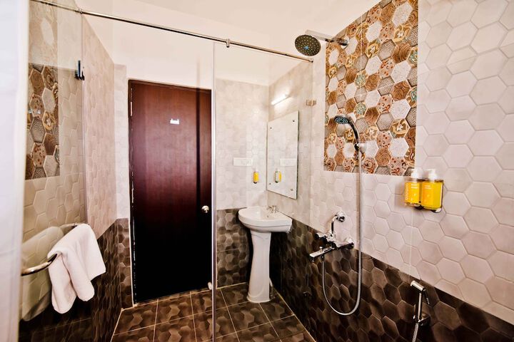Room 14 of 32