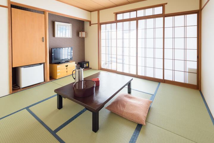 Room 10 of 46