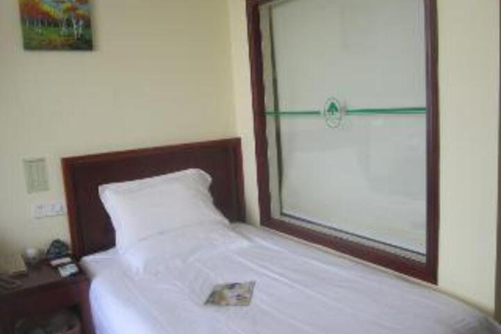 Room 19 of 25