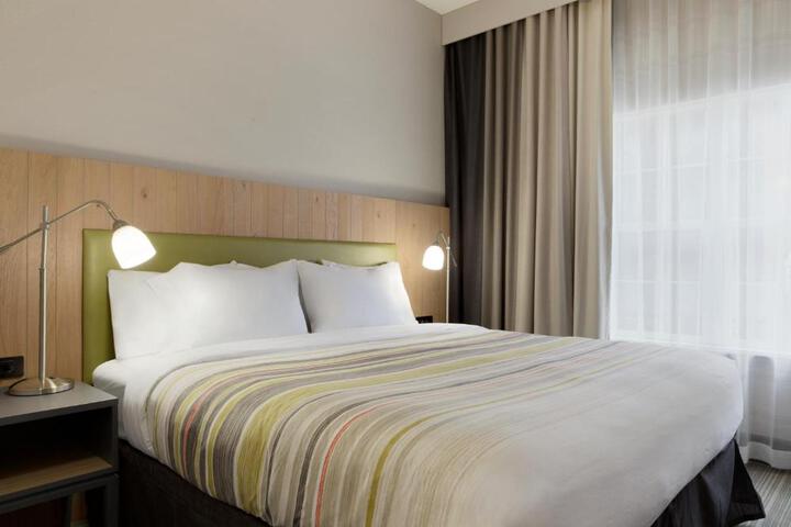 1 King Bed (7 of 11)