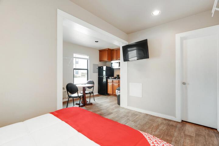Room 5 of 32