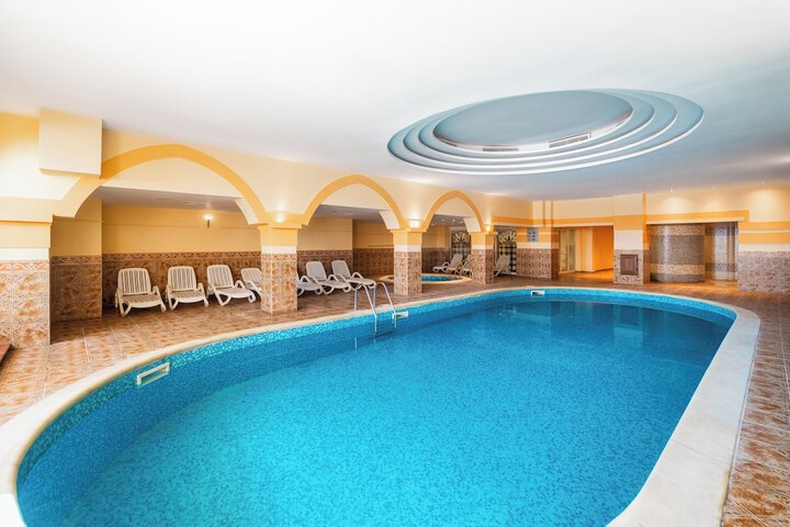 Pool 37 of 77