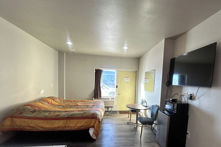 Room 13 of 29