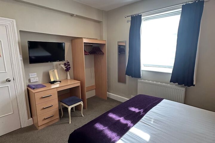Room 36 of 193