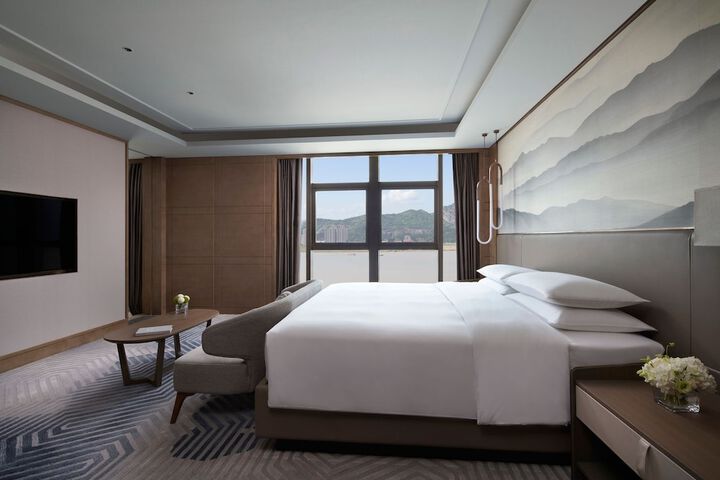 Room 8 of 46