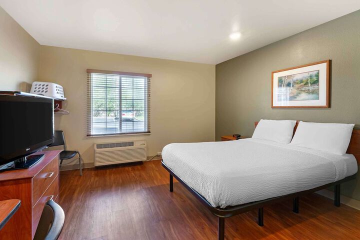 Room 6 of 26