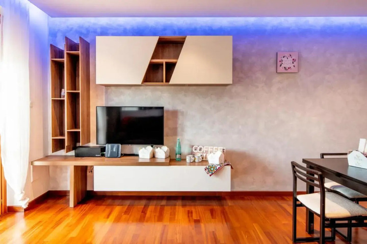 Room 5 of 11