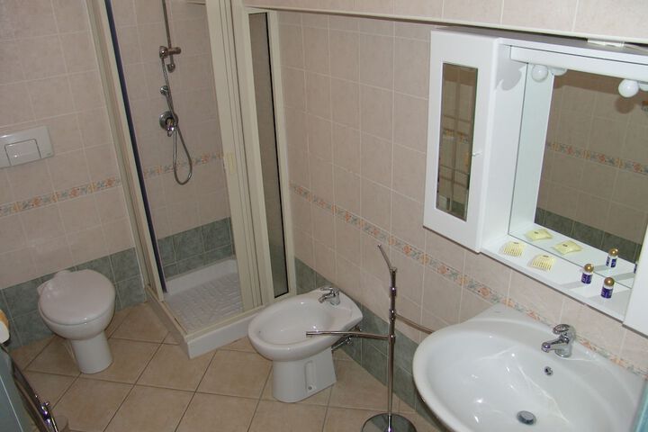 Room 14 of 48