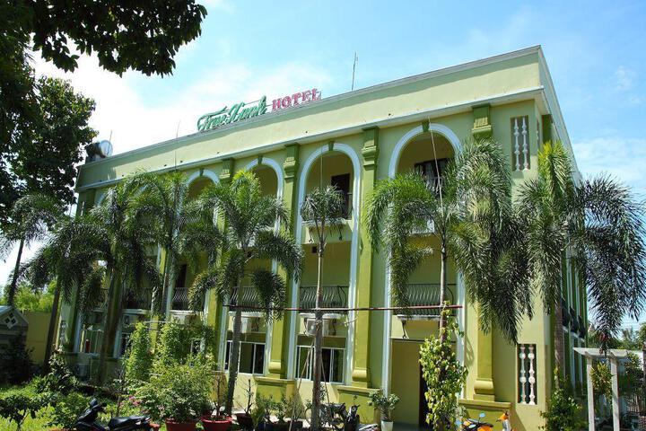 Truc Xanh Hotel