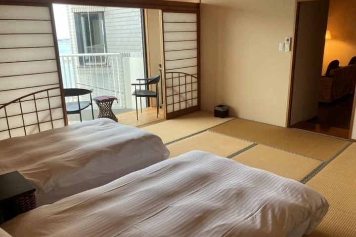 Room 15 of 28