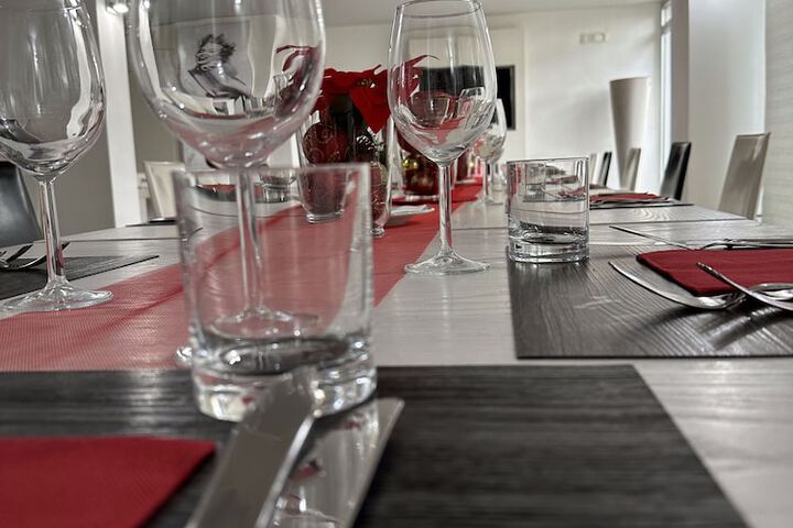 Dining 36 of 47