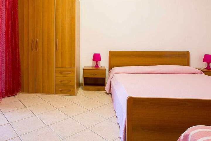 Room 13 of 41