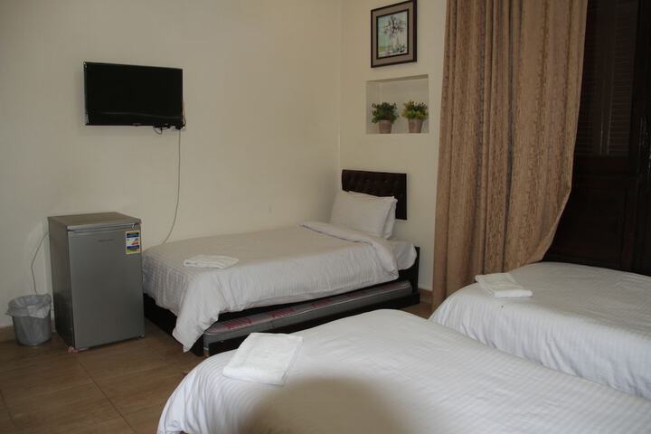 Room 18 of 80