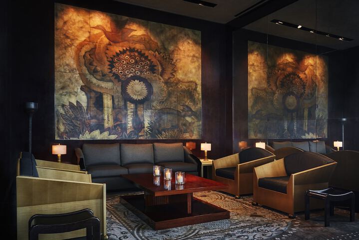 Lounge 107 of 147