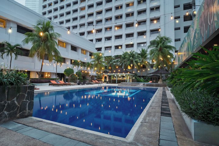 Pools & Facilities