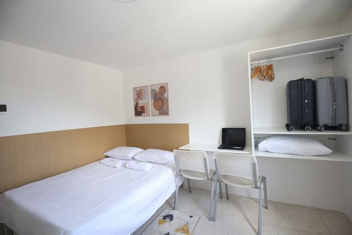 Room 37 of 89