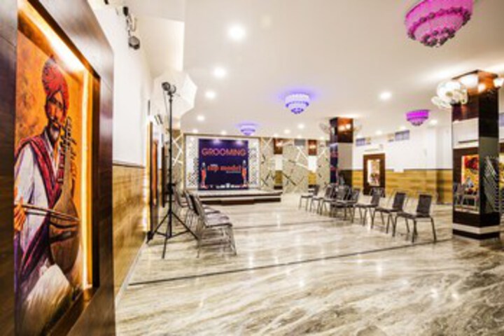 Ballroom/Hall 4 of 25