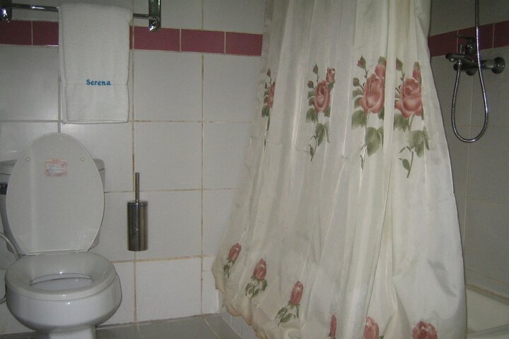 Room 5 of 9
