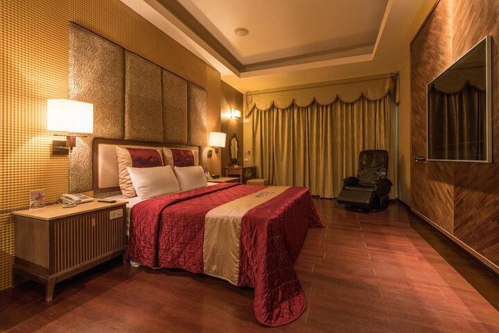 Room 15 of 54