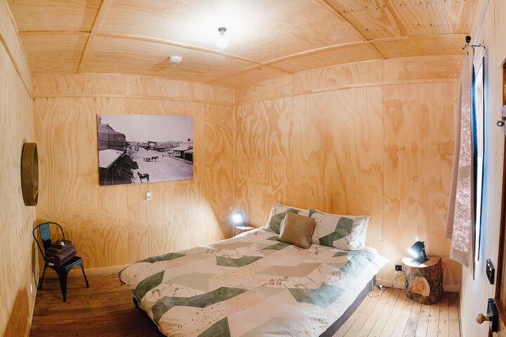 Room 4 of 164