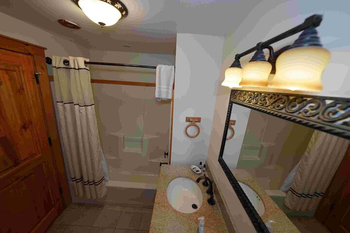 Room 166 of 241