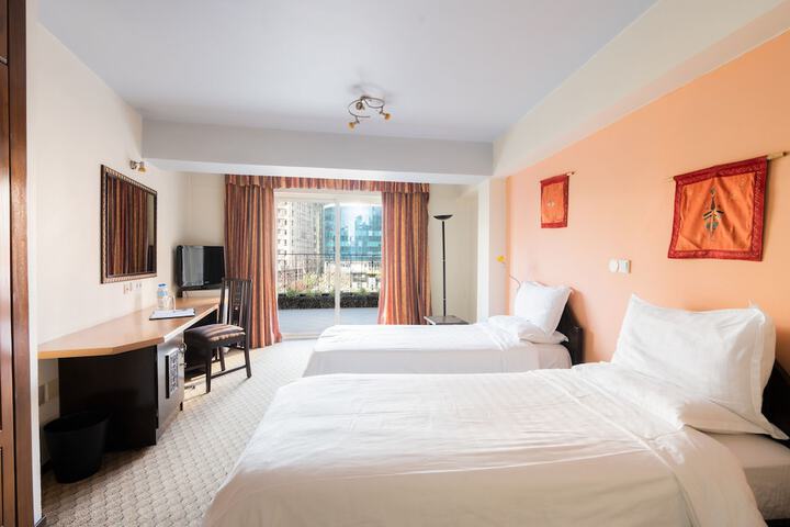 Room 2 of 7