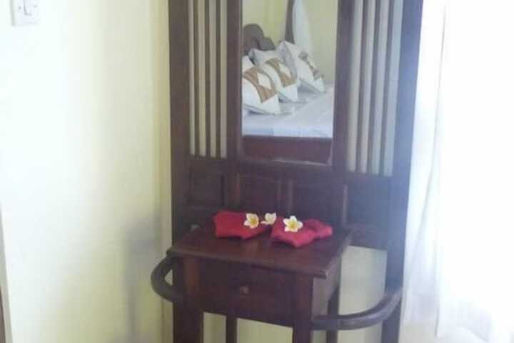 Room 13 of 30