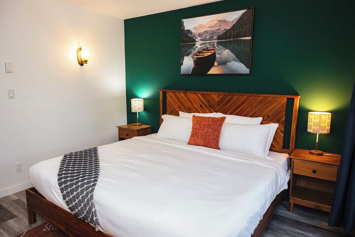 Room 2 of 16