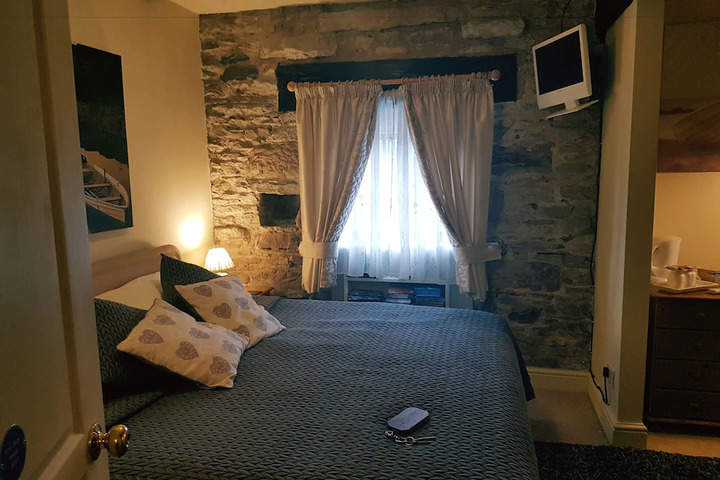 Room 10 of 10