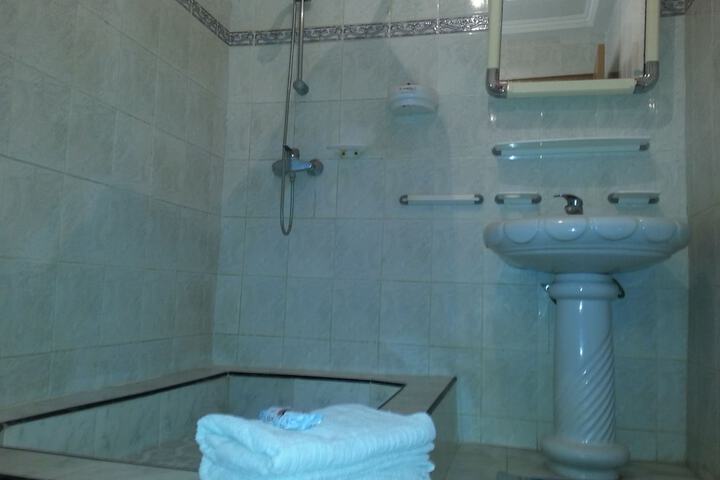 Room 9 of 27